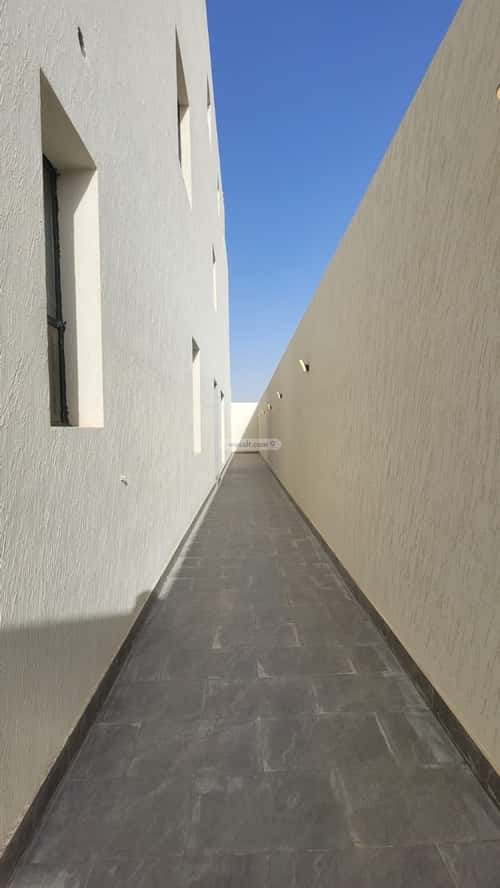 Floor 204 SQM with 5 Bedrooms Al Bayan, East Riyadh, Riyadh