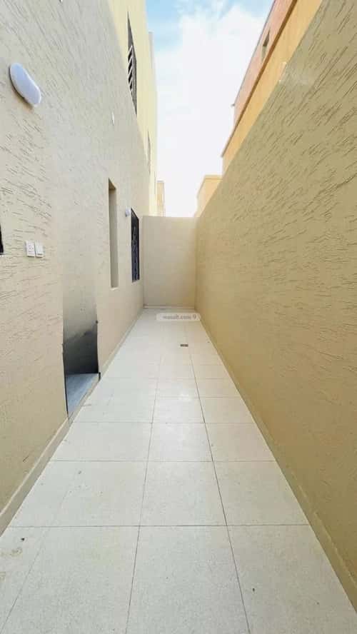 فيلا 394 متر مربع شرقية على شارع 10م الزهرة، غرب الرياض، الرياض