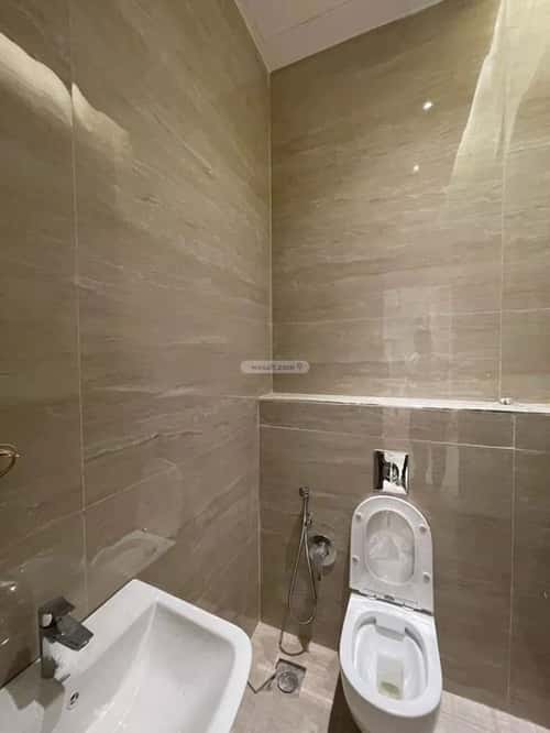 فيلا 340 متر مربع شمالية على شارع 15م الملقا، شمال الرياض، الرياض