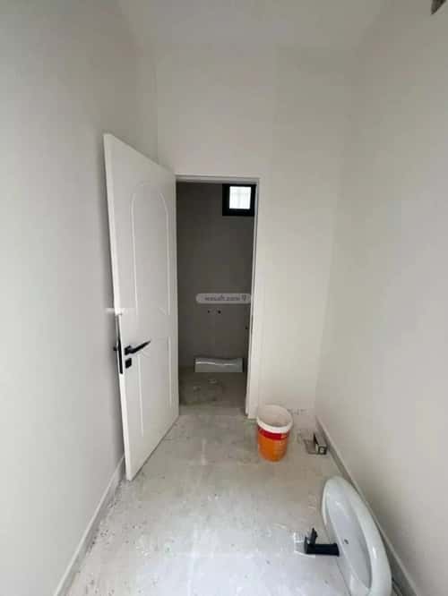 فيلا 375 متر مربع شرقية على شارع 18م الخليج، شرق الرياض، الرياض