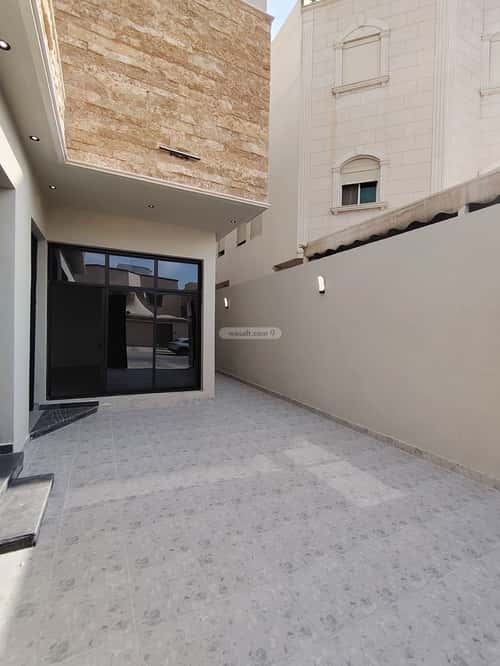 Floor 214 SQM with 5 Bedrooms Ishbiliyah, East Riyadh, Riyadh