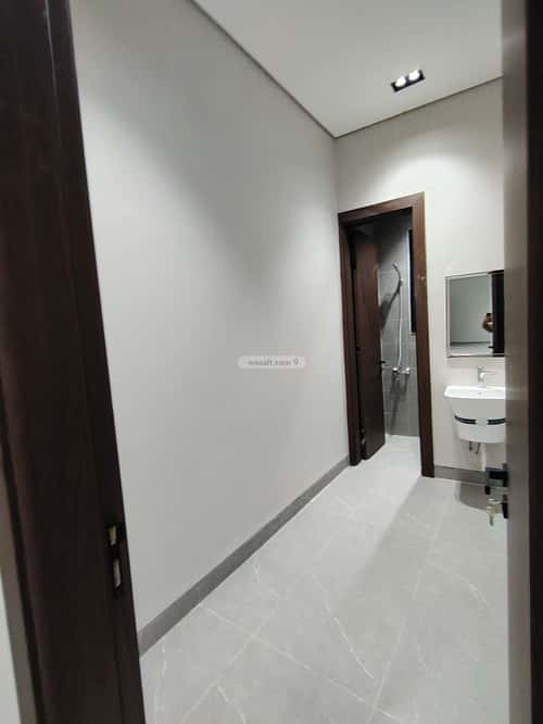 Floor 214 SQM with 5 Bedrooms Ishbiliyah, East Riyadh, Riyadh