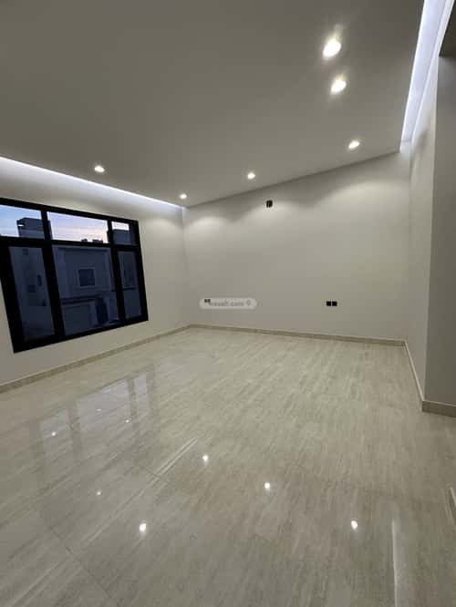 فيلا 377 متر مربع شرقية على شارع 15م الجنادرية، شرق الرياض، الرياض