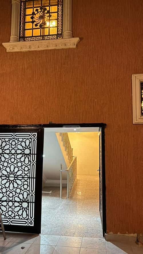 عمارة 605 متر مربع واجهة غربية أم العراد، الطائف