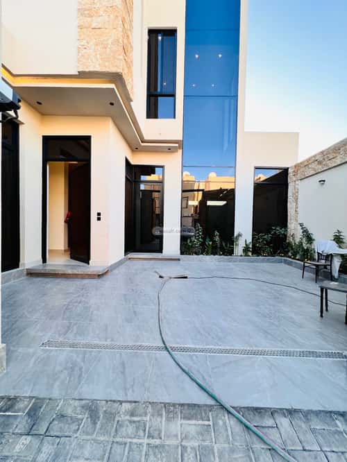 فيلا 263 متر مربع جنوبية على شارع 15م النرجس، شمال الرياض، الرياض