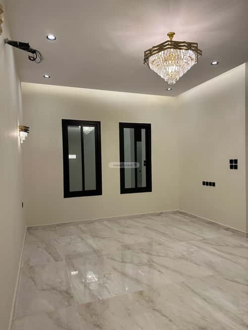 فيلا 250 متر مربع شمالية على شارع 16م الصواري، شمال جدة، جدة