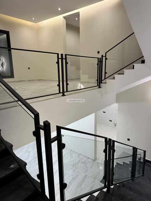 فيلا 250 متر مربع شمالية على شارع 16م الصواري، شمال جدة، جدة