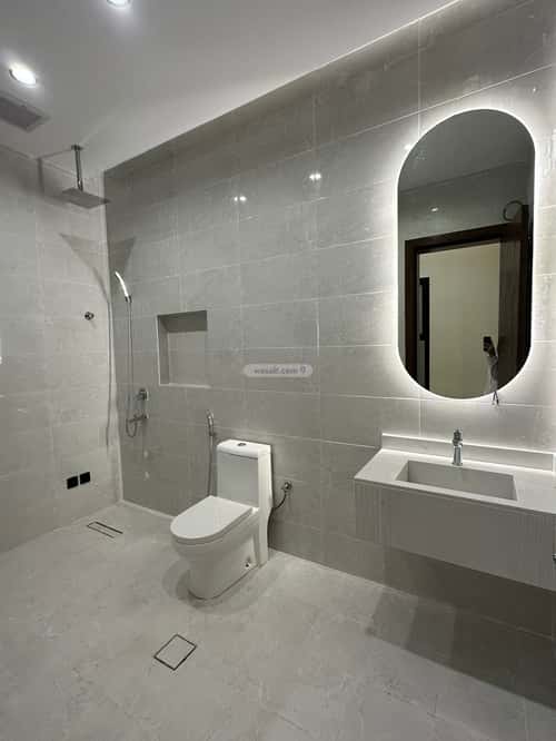 فيلا 250 متر مربع شمالية على شارع 16م الصواري، شمال جدة، جدة