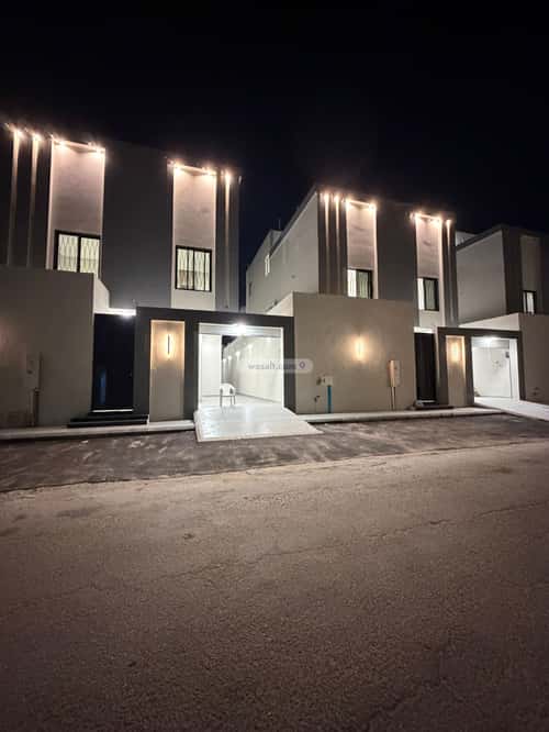 فيلا 240 متر مربع شمالية غربية على شارع 18م أحد، الدمام