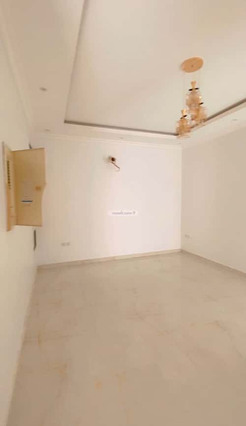 فيلا 285 متر مربع جنوبية على شارع 15م طيبة، الدمام