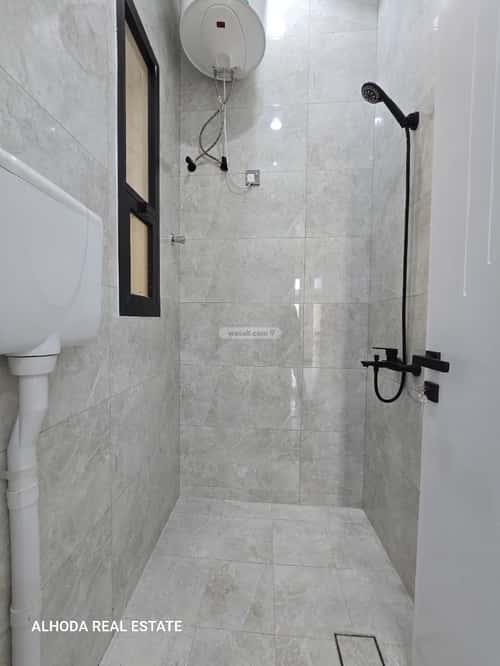 دور 214 متر مربع ب 6 غرف الورود، خميس مشيط