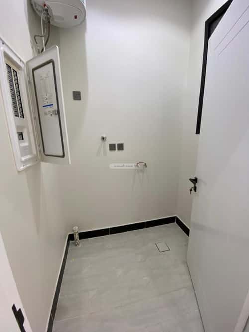 Floor 258 SQM with 6 Bedrooms The Light, Khamis Mushait