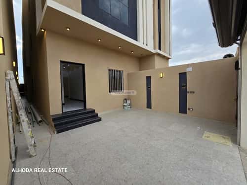 دور 214 متر مربع ب 6 غرف الورود، خميس مشيط