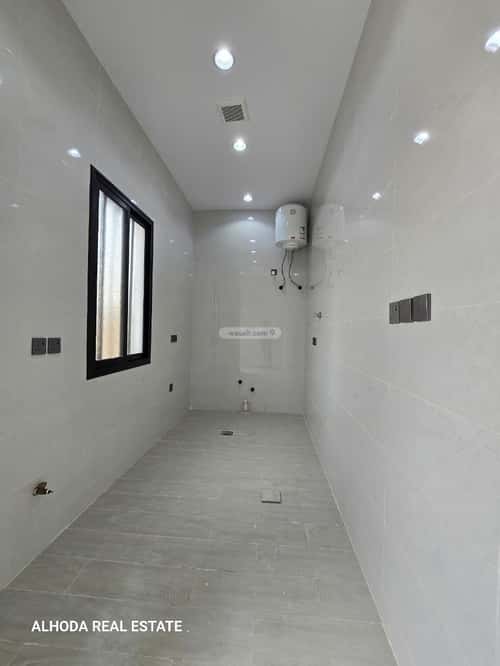 Floor 364 SQM with 9 Bedrooms Al-Wurud, Khamis Mushait