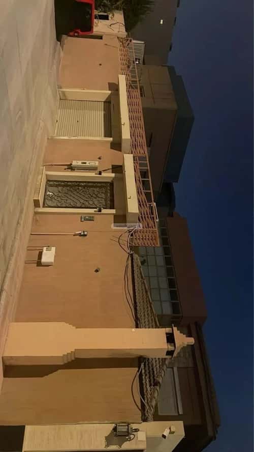 فيلا 572 متر مربع شمالية على شارع 12م العليا، وسط الرياض، الرياض