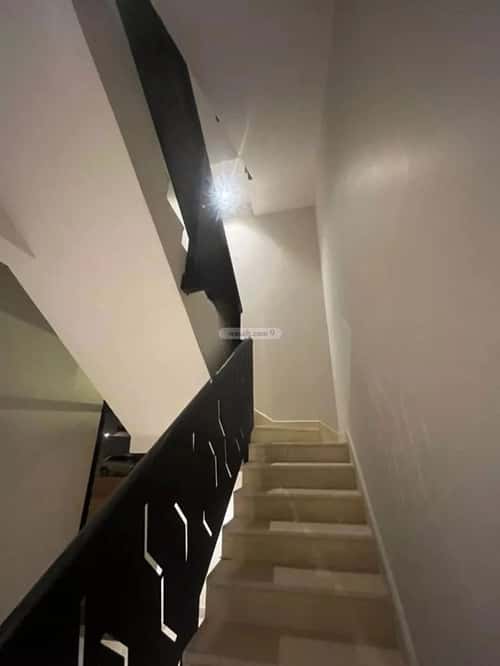 Building 400 SQM Facing South Al-Mahdiyah, West Riyadh, Riyadh