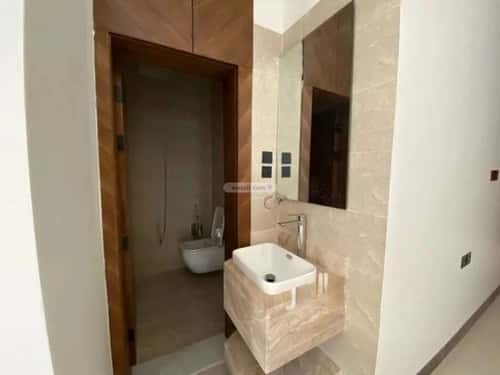 Building 899 SQM Facing North Al-Mahdiyah, West Riyadh, Riyadh