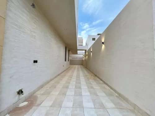 Building 899 SQM Facing North Al-Mahdiyah, West Riyadh, Riyadh