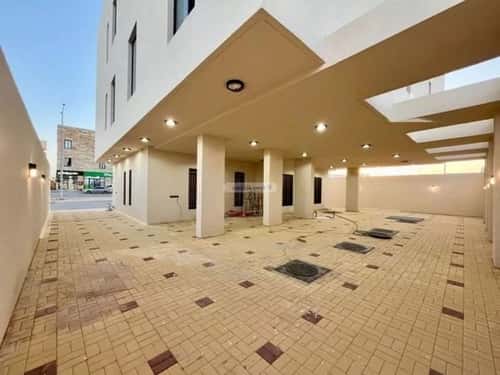 Building 900 SQM Facing North Al-Mahdiyah, West Riyadh, Riyadh