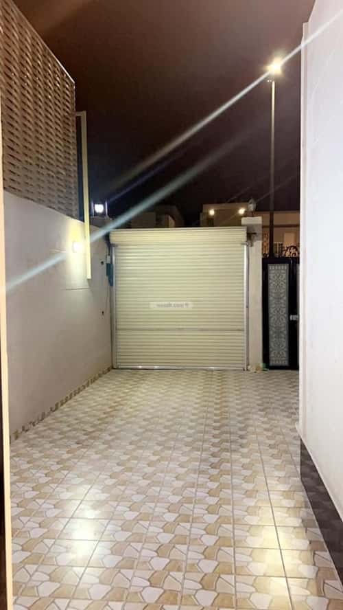 فيلا 315 متر مربع واجهة شمالية ب 5 غرف طيبة، الدمام