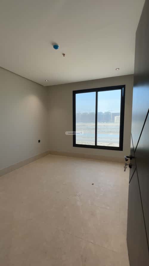 شقة 198 متر مربع ب 8 غرف ضاحية الملك فهد، الدمام