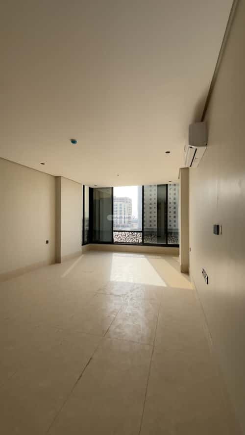 شقة 198 متر مربع ب 8 غرف ضاحية الملك فهد، الدمام