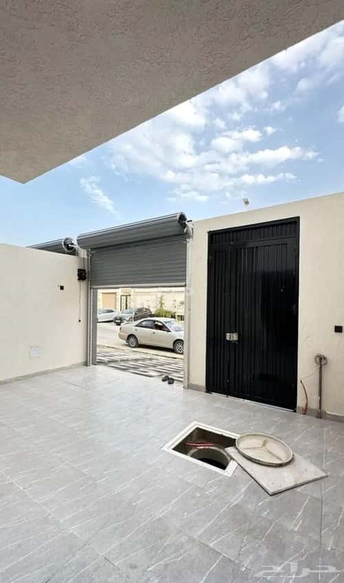 Apartment 218 SQM with 5 Bedrooms King Fahad Dist, Aldammam