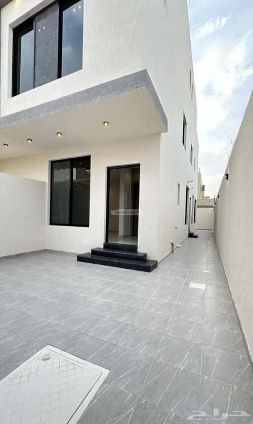 شقة 218 متر مربع ب 5 غرف ضاحية الملك فهد، الدمام