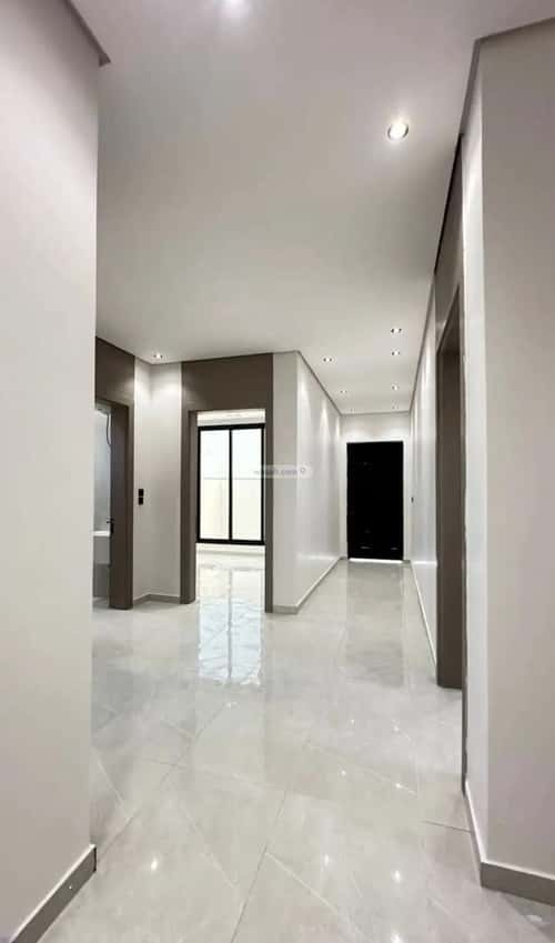 Apartment 218 SQM with 5 Bedrooms King Fahad Dist, Aldammam