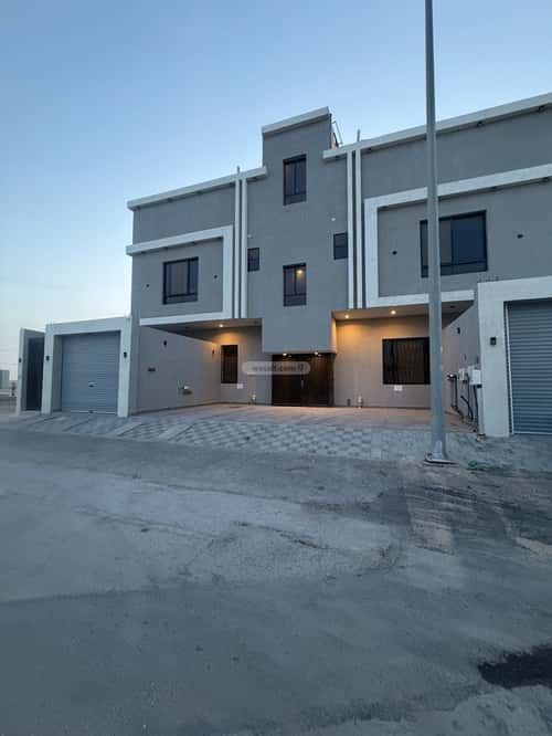 Apartment 165 SQM with 5 Bedrooms King Fahad Dist, Aldammam
