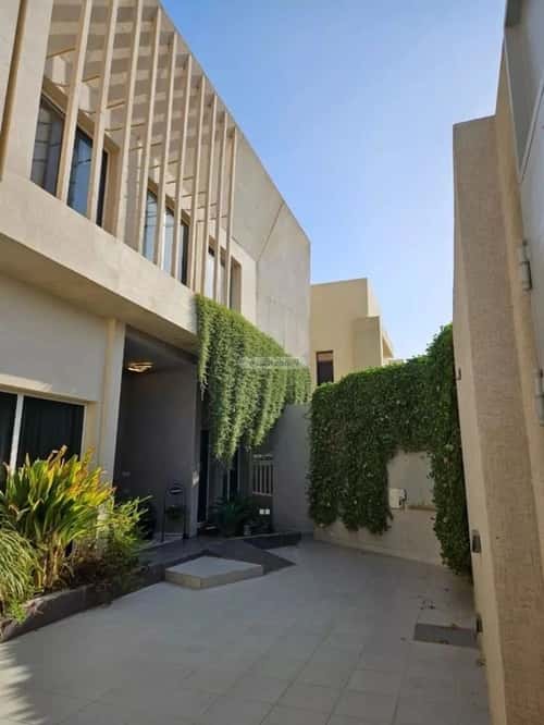 فيلا 751 متر مربع شمالية على شارع 20م القيروان، شمال الرياض، الرياض