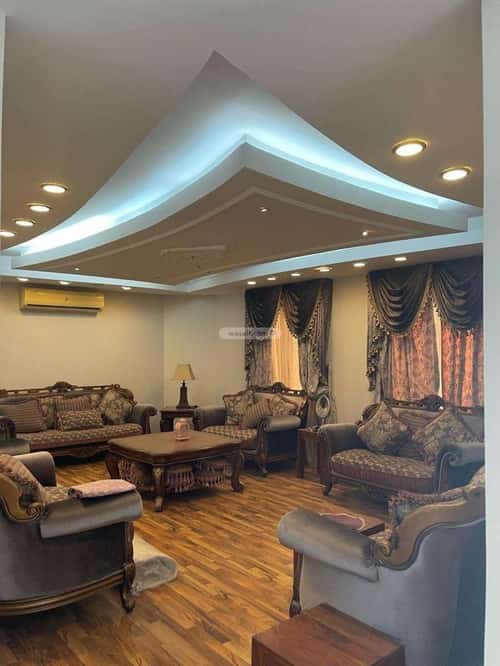 فيلا 690 متر مربع شمالية على شارع 18م الندى، الدمام