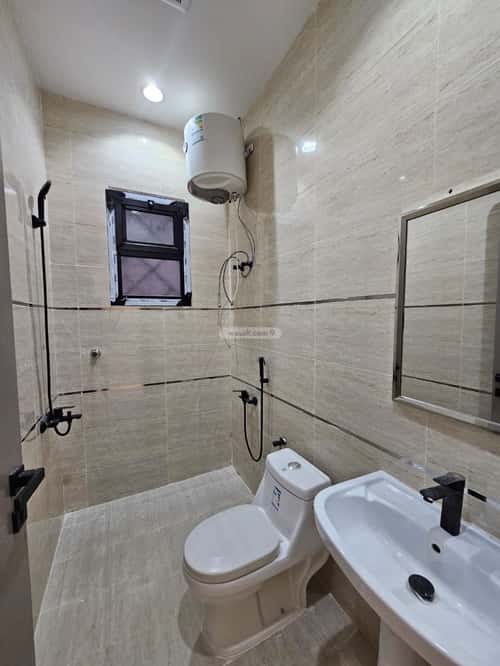 شقة 6 غرف في طيبة