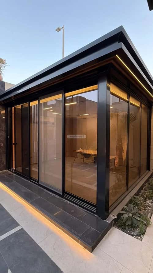 فيلا 840 متر مربع شرقية على شارع 15م الأمواج، الخبر