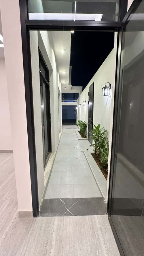 Floor 144 SQM with 4 Bedrooms Al-Muanisiyah, East Riyadh, Riyadh