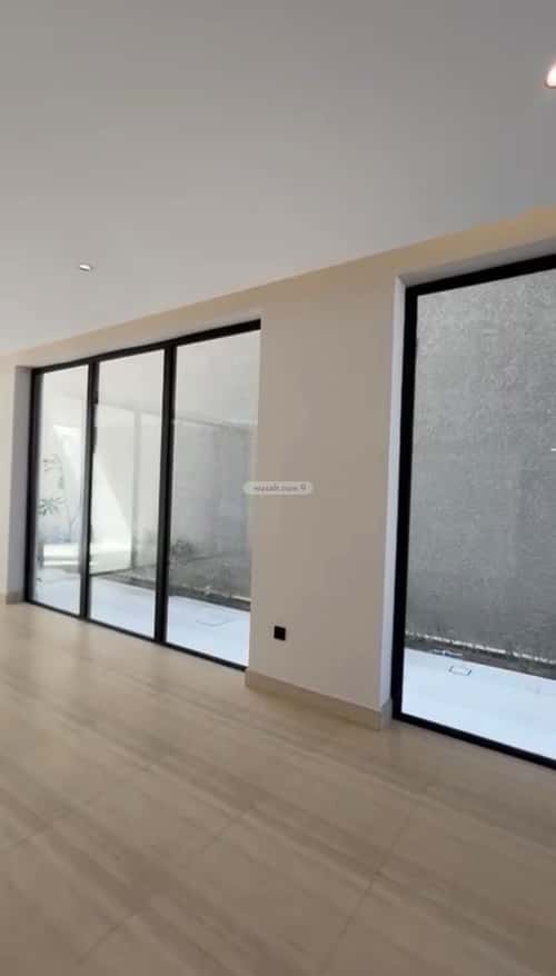 فيلا 460 متر مربع شرقية على شارع 20م الصدفة، الدمام