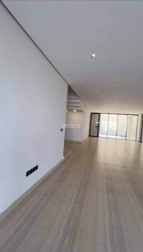 فيلا 460 متر مربع شرقية على شارع 20م الصدفة، الدمام