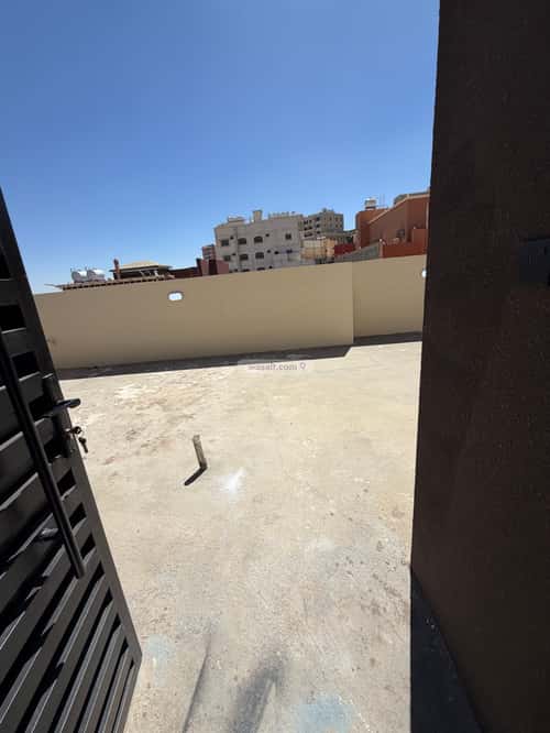 فيلا 340 متر مربع جنوبية على شارع 12م سلطانة، أبها