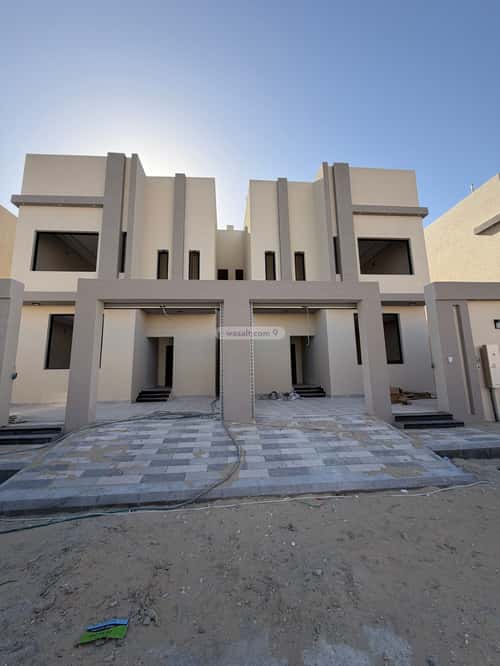 فيلا 256 متر مربع شمالية على شارع 18م المنار، الدمام