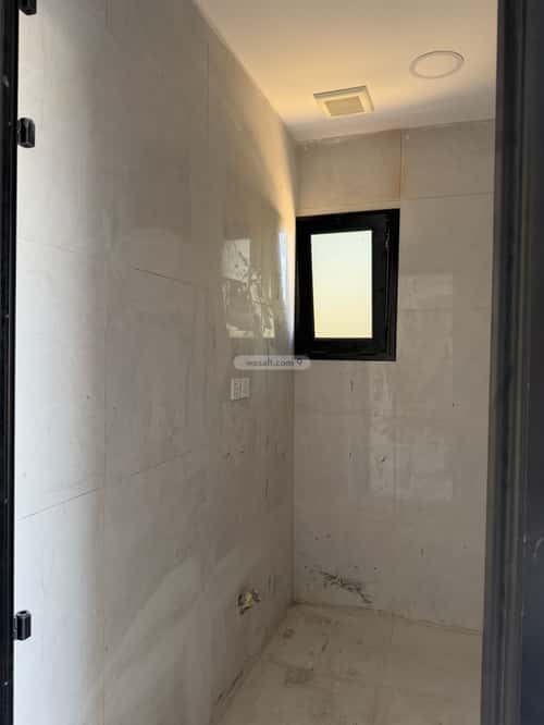 فيلا 256 متر مربع شمالية على شارع 18م المنار، الدمام