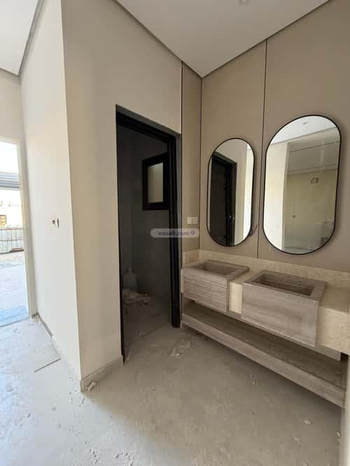 فيلا 256 متر مربع شمالية على شارع 18م المنار، الدمام