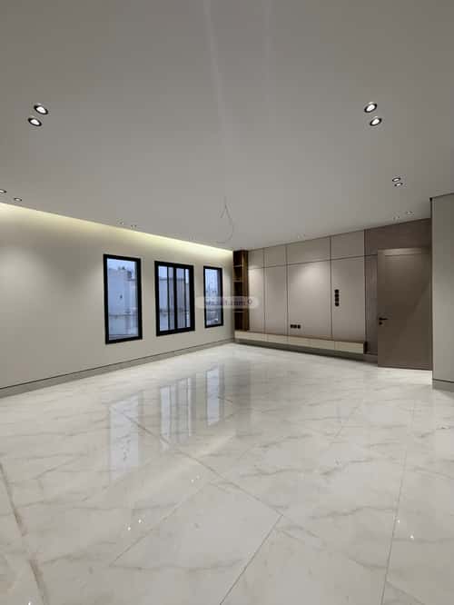 Apartment 189 SQM with 5 Bedrooms King Fahad Dist, Aldammam