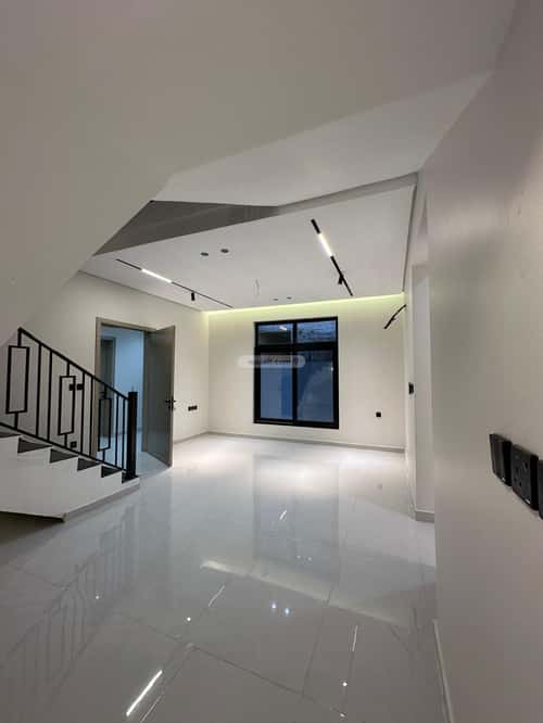 فيلا 313 متر مربع شرقية على شارع 15م السويس 1، جازان