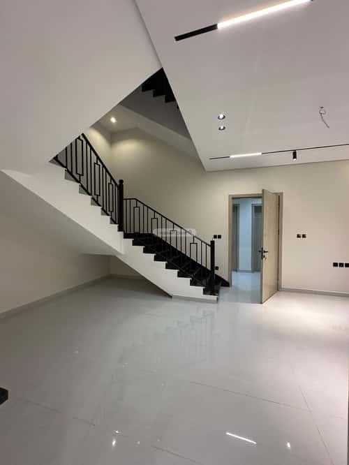 فيلا 313 متر مربع شرقية على شارع 15م السويس 1، جازان