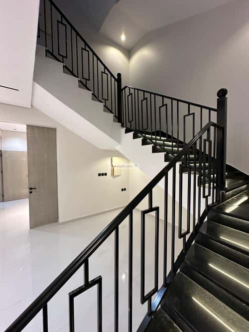 فيلا 313 متر مربع شرقية على شارع 15م السويس 1، جازان