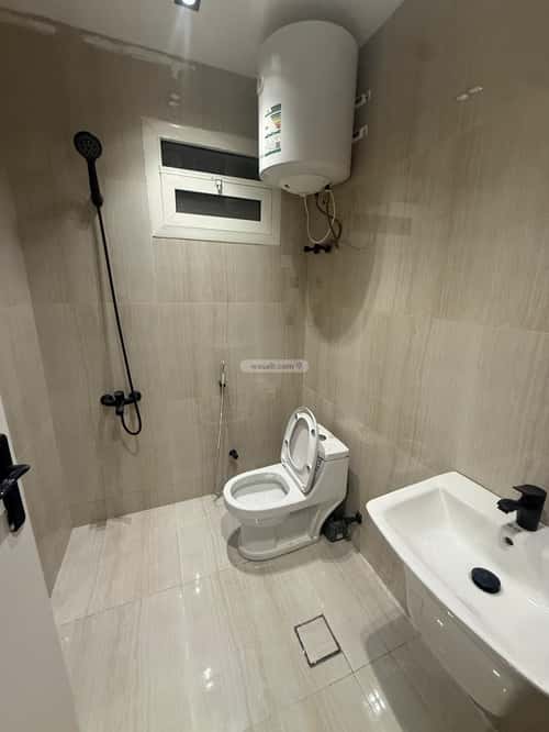 فيلا 308 متر مربع جنوبية على شارع 15م العارض، شمال الرياض، الرياض