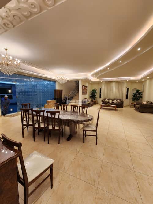 10 bedroom villa in Al Buhayrat