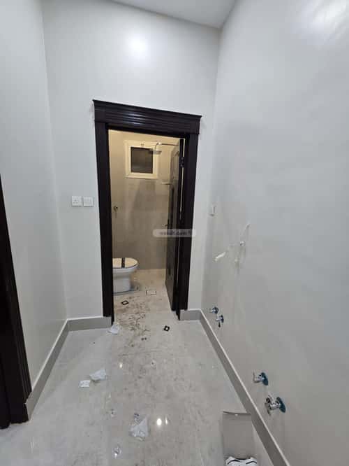 Villa 301 SQM with 2 Apartments Facing North Ar-Rimal, East Riyadh, Riyadh