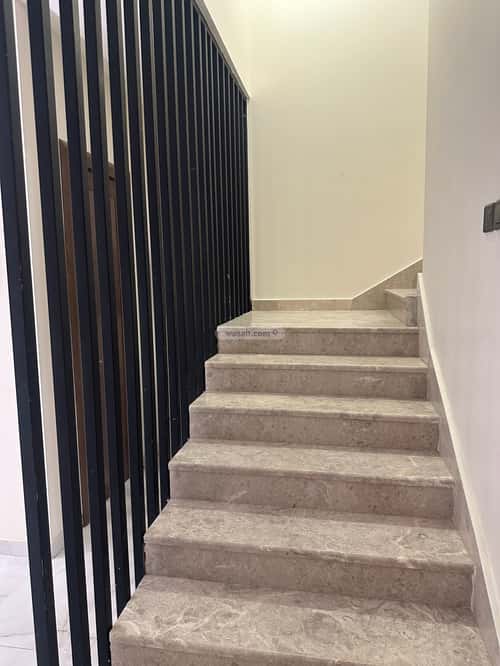 فيلا 300 متر مربع واجهة جنوبية ب 5 غرف العارض، شمال الرياض، الرياض