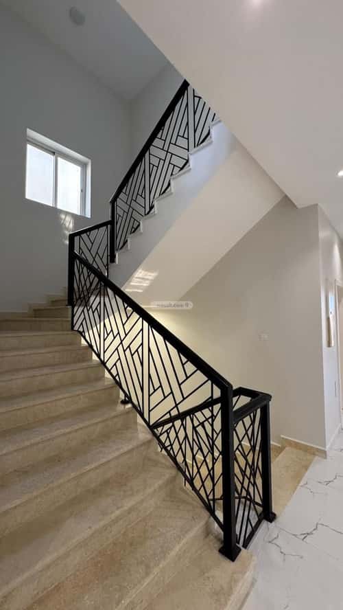 فيلا 360 متر مربع شمالية على شارع 15م الشعلة، الدمام